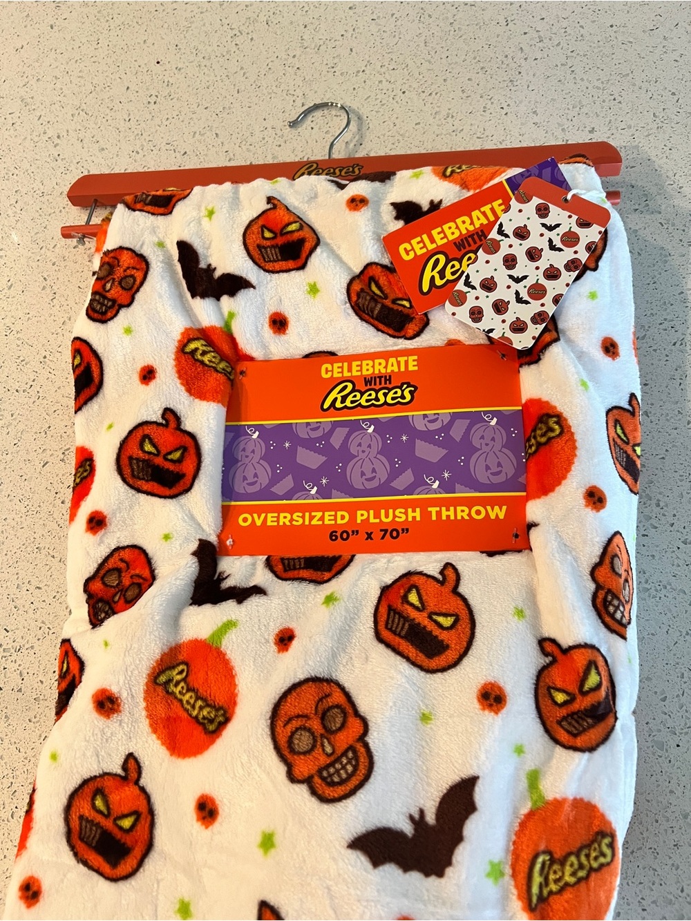 Reese's Halloween pumpkin/skull plush throw blanket 60x70